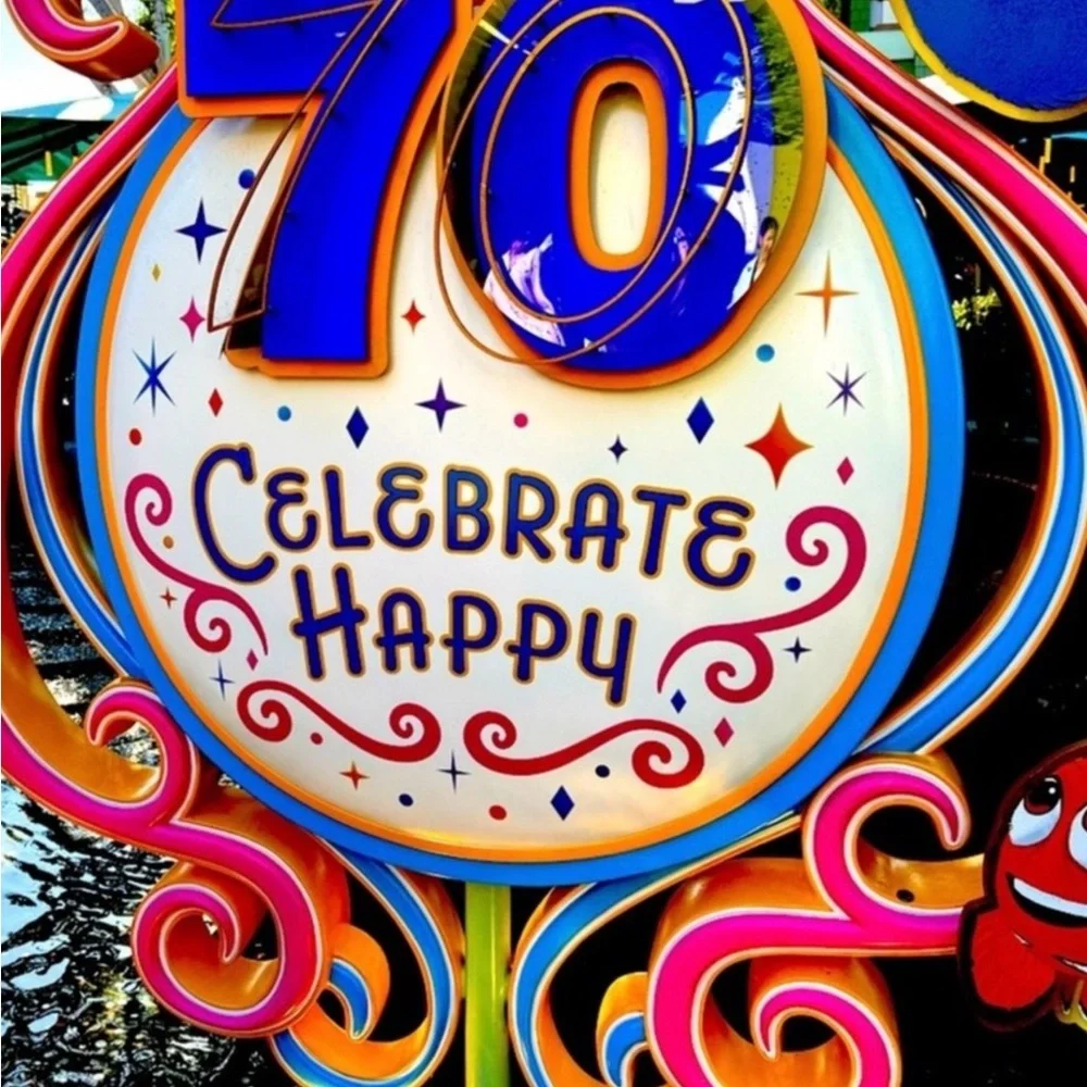 NEW VINTAGE (2025) STARBUCKS DISNEYLAND MINNIE MOUSE CLASSIC POLKA DOT TUMBLER - Picture 14 of 16